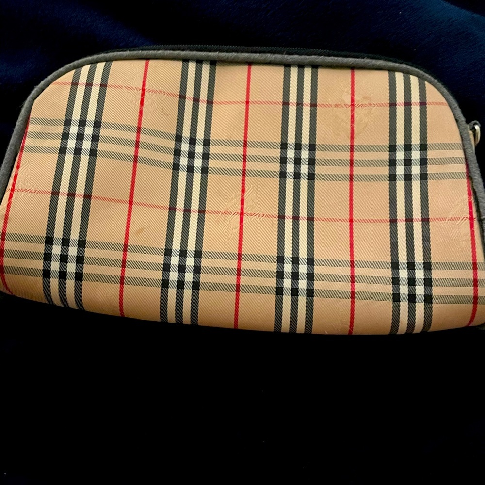 Burberry clutch purse